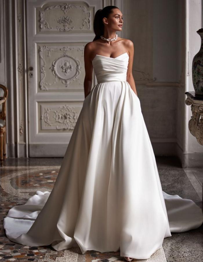 Wedding dress Eridana